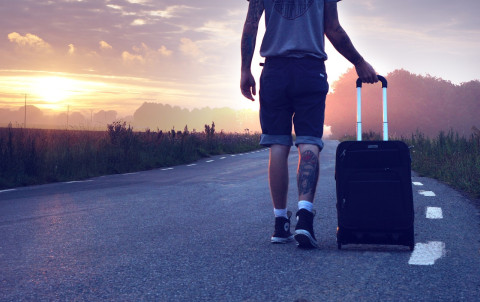 Cestovný kufor stredný ako ideálna voľba na dovolenku!