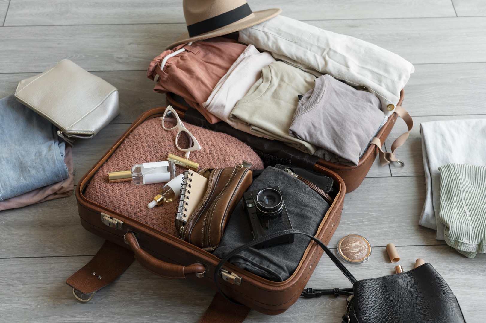 Cestovná taška na kolieskach: Prečo si ju zaobstarať?